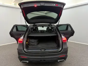 MERCEDES-BENZ GLC 300 de 4M AMG LINE PANO ACC BURM MEMO LED