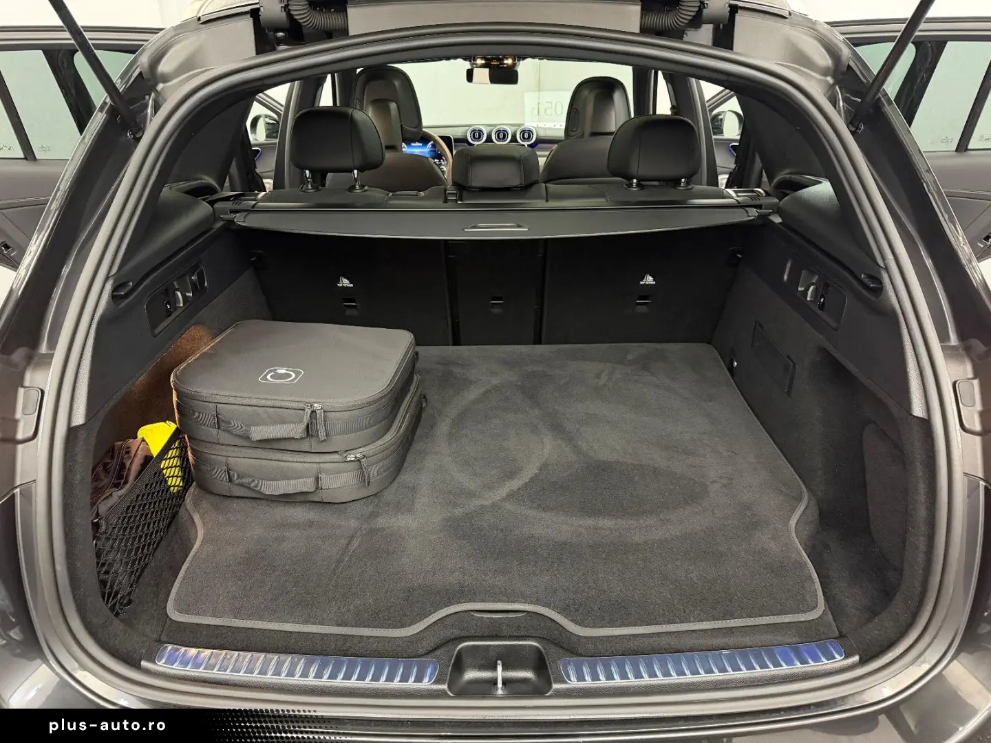 MERCEDES-BENZ GLC 300 de 4M AMG LINE PANO ACC BURM MEMO LED