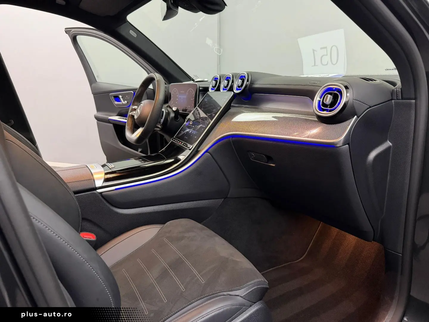 MERCEDES-BENZ GLC 300 de 4M AMG LINE PANO ACC BURM MEMO LED