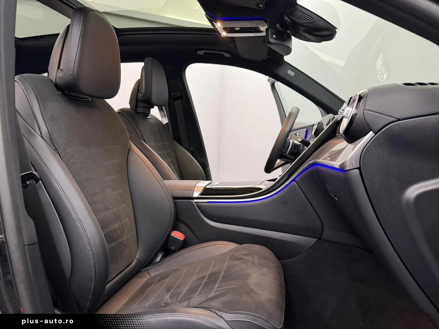 MERCEDES-BENZ GLC 300 de 4M AMG LINE PANO ACC BURM MEMO LED