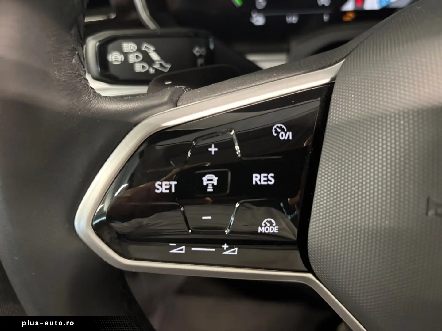 VW Touareg Elegance V6 eHybrid PANO DYNAUDIO HD-MAT