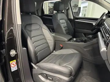 VW Touareg Elegance V6 eHybrid PANO DYNAUDIO HD-MAT