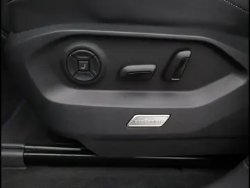 VW TOUAREG R EHYBRID 3.0 V6 TSI TIPTRONIC Bluetooth