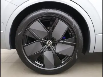 VW TOUAREG R EHYBRID 3.0 V6 TSI TIPTRONIC Bluetooth