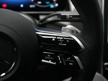 MERCEDES-BENZ GLC 300 d 4Matic 9G-Tronic AMG Distron&hellip;