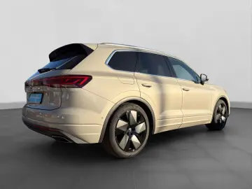 VW Touareg 3.0 eHybrid 4M ELEGANCE LUFT MASSAGE KLI