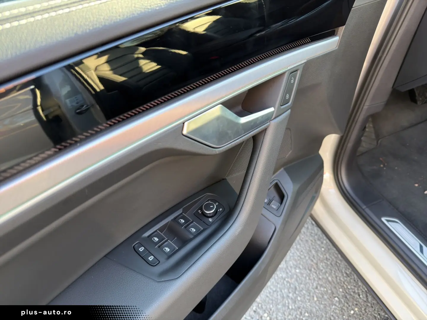 VW Touareg 3.0 eHybrid 4M ELEGANCE LUFT MASSAGE KLI