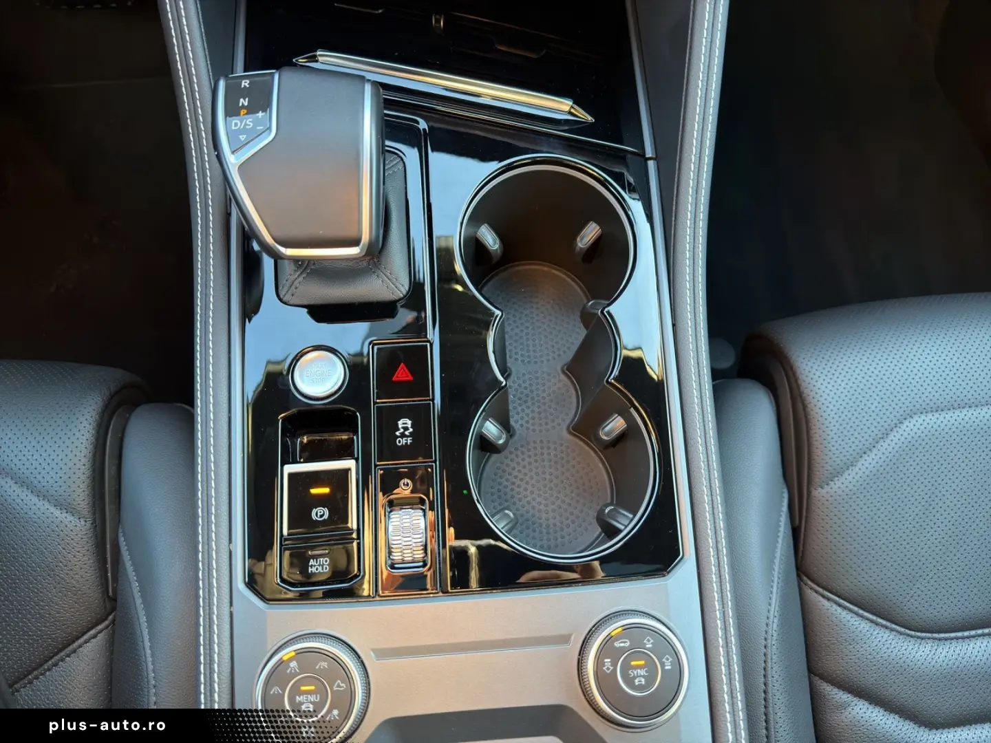 VW Touareg 3.0 eHybrid 4M ELEGANCE LUFT MASSAGE KLI