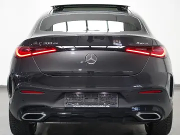 MERCEDES-BENZ GLC300de Coupe 4M 2x AMG PREMIUM PLUS PANO KEY