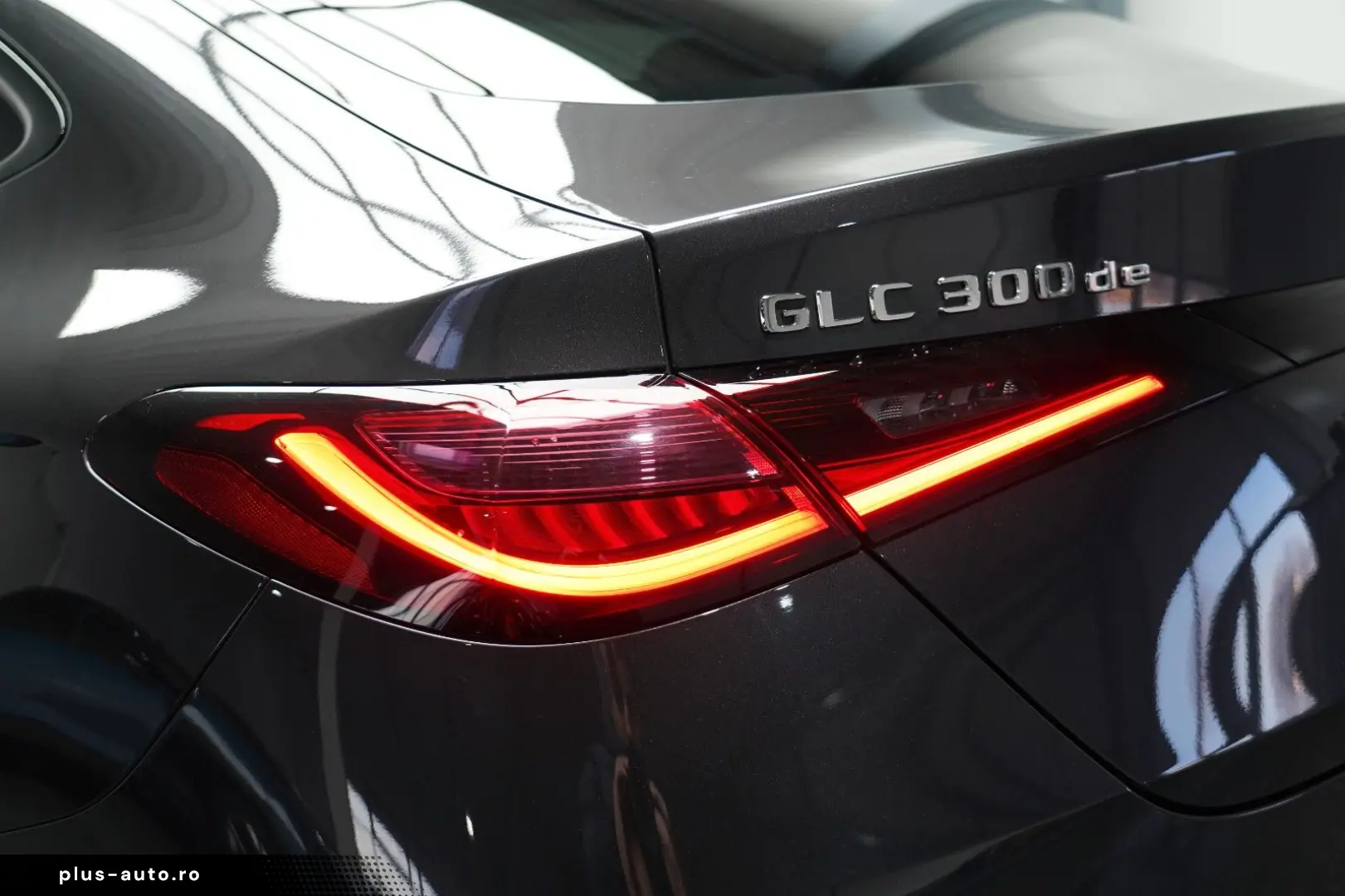 MERCEDES-BENZ GLC300de Coupe 4M 2x AMG PREMIUM PLUS PANO KEY