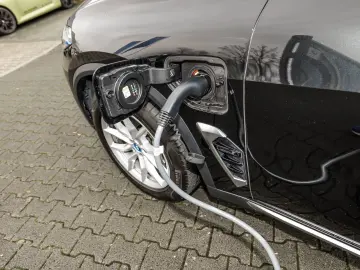 BMW X5 xDrive50e Pano AHK Integral Luftfed. DA PA Pr