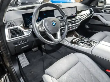 BMW X5 xDrive50e Pano DA Prof. AHK Soft-Close 21