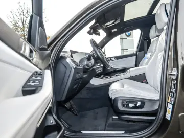 BMW X5 xDrive50e Pano DA Prof. AHK Soft-Close 21