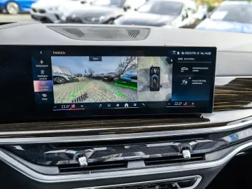 BMW X5 xDrive50e Pano DA Prof. AHK Soft-Close 21