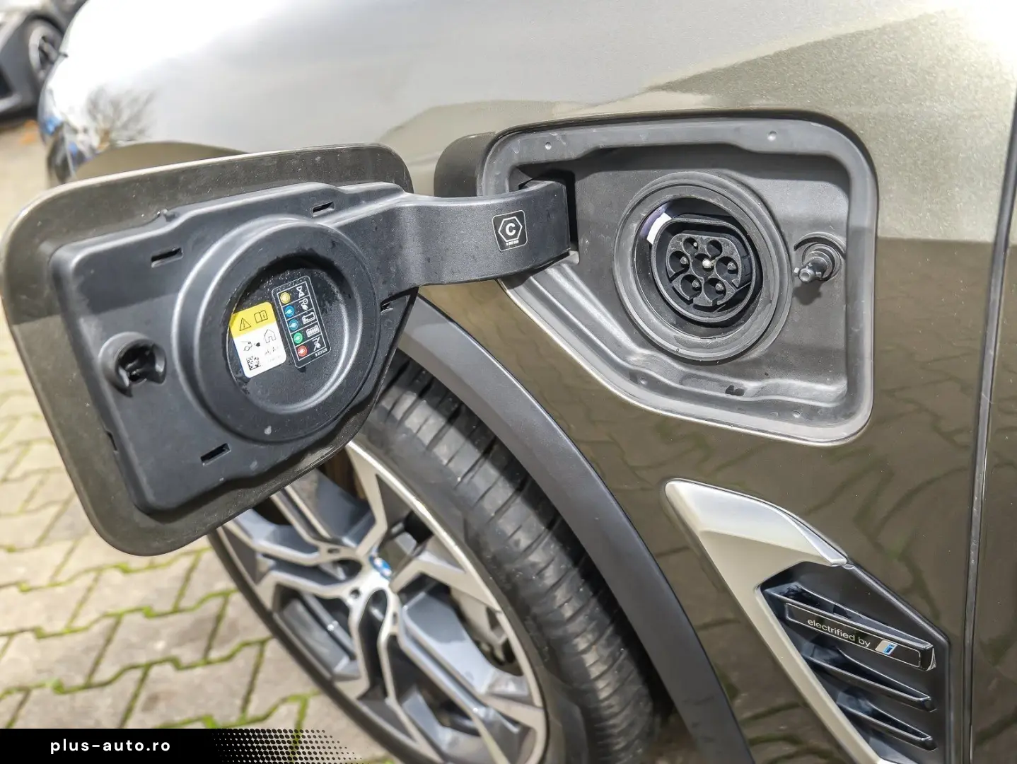 BMW X5 xDrive50e Pano DA Prof. AHK Soft-Close 21