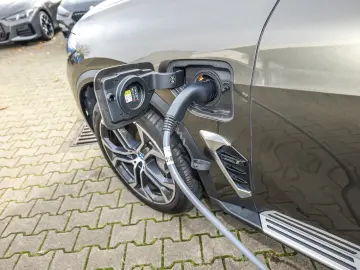 BMW X5 xDrive50e Pano DA Prof. AHK Soft-Close 21