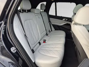 BMW X5 xDrive50e M Sport AHK Pano LCProf. Head-Up