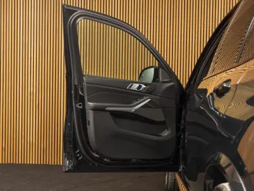 BMW X5 Xdrive50e M-SPORT-MASSAGE-TOWB-22 -CARBON