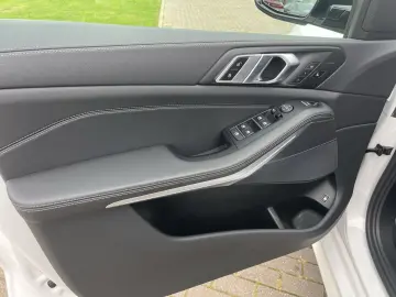 BMW X5 45e M Sport Laserlicht HUD  AHK Navi Leder