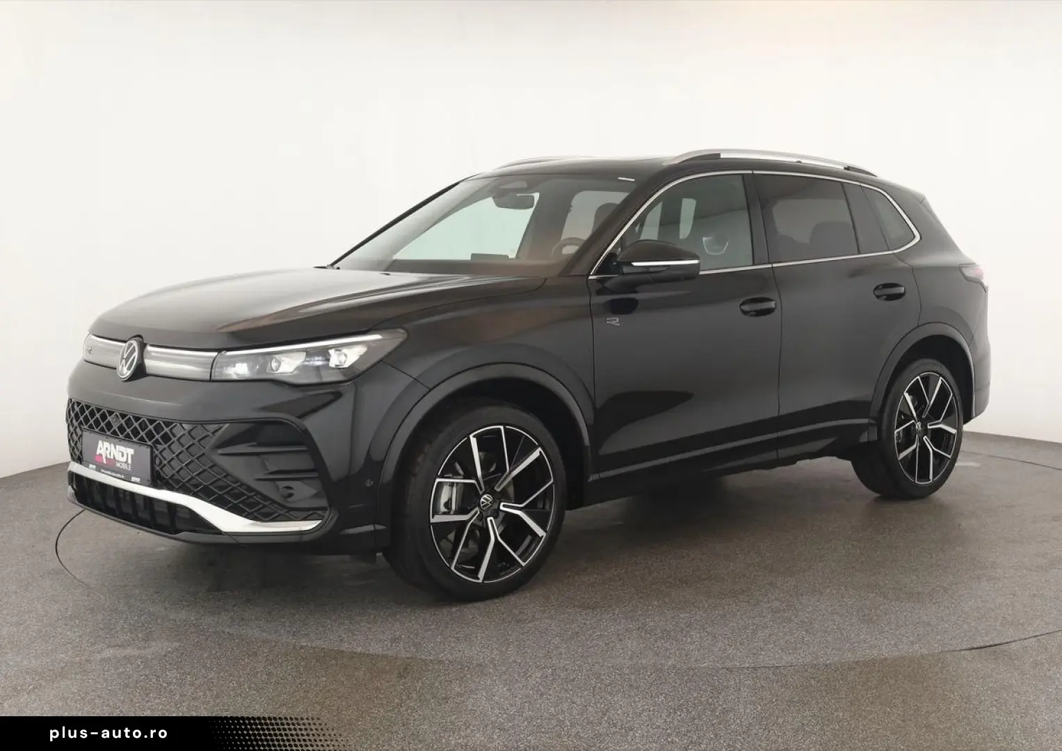 VW Tiguan 2.0 TSI DSG 4M R-Line IQ Pano Nav ACC 360