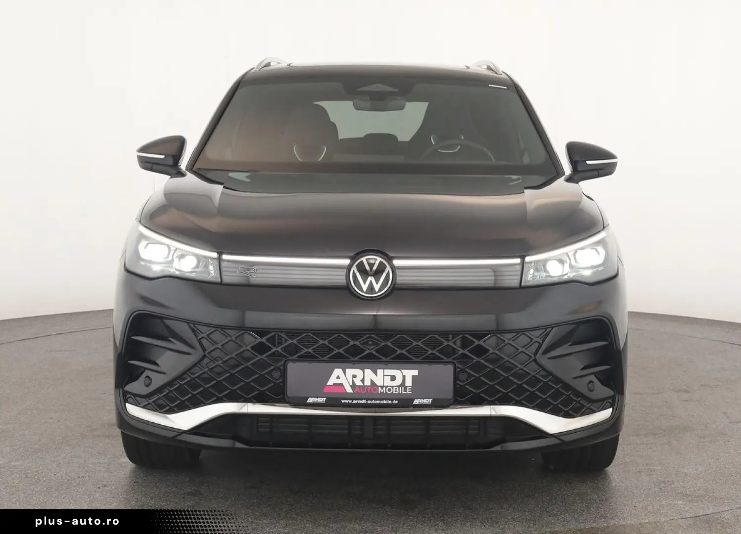 VW Tiguan 2.0 TSI DSG 4M R-Line IQ Pano Nav ACC 360