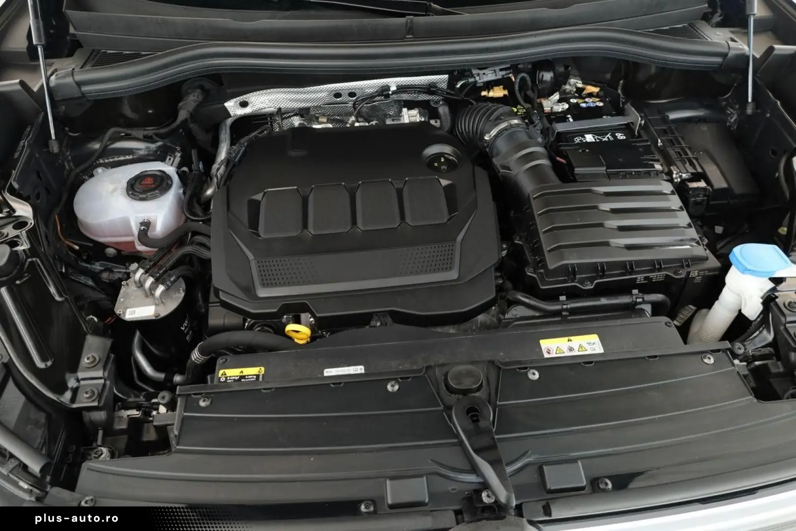 VW Tiguan 2.0 TSI DSG 4M R-Line IQ Pano Nav ACC 360