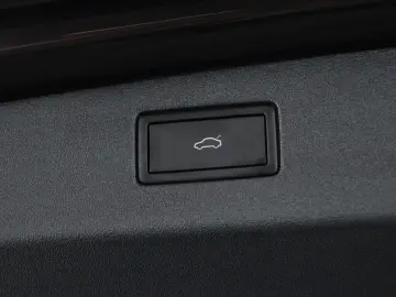 VW Tiguan 2.0 TSI DSG 4M R-Line IQ Pano Nav ACC 360