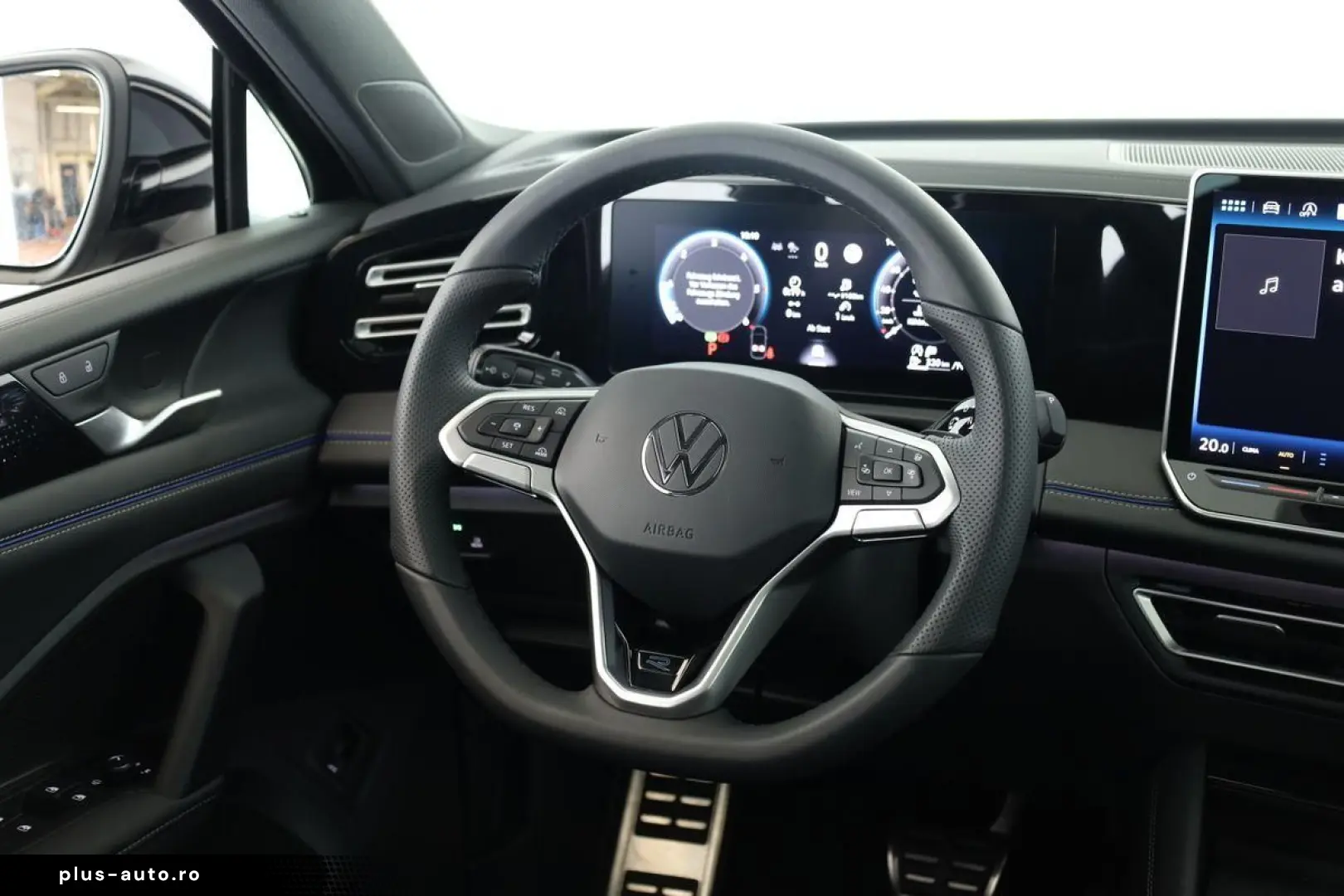 VW Tiguan 2.0 TSI DSG 4M R-Line IQ Pano Nav ACC 360