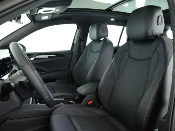 VW Tiguan 2.0 TSI DSG 4M R-Line IQ Pano Nav ACC 360