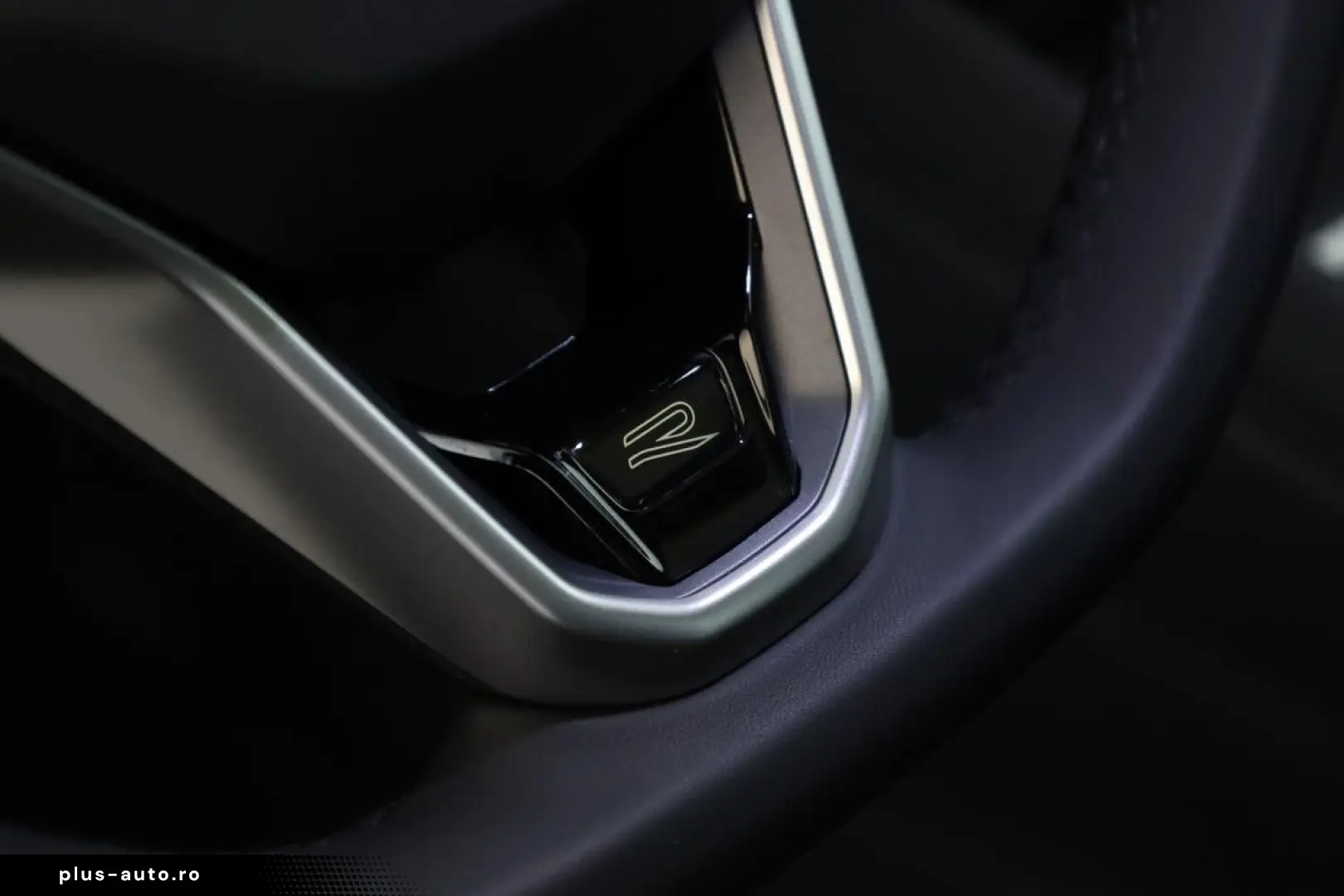 VW Tiguan 2.0 TSI DSG 4M R-Line IQ Pano Nav ACC 360