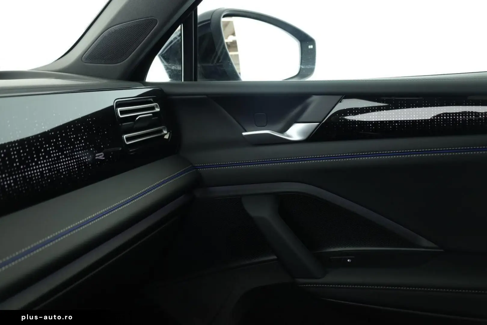 VW Tiguan 2.0 TSI DSG 4M R-Line IQ Pano Nav ACC 360