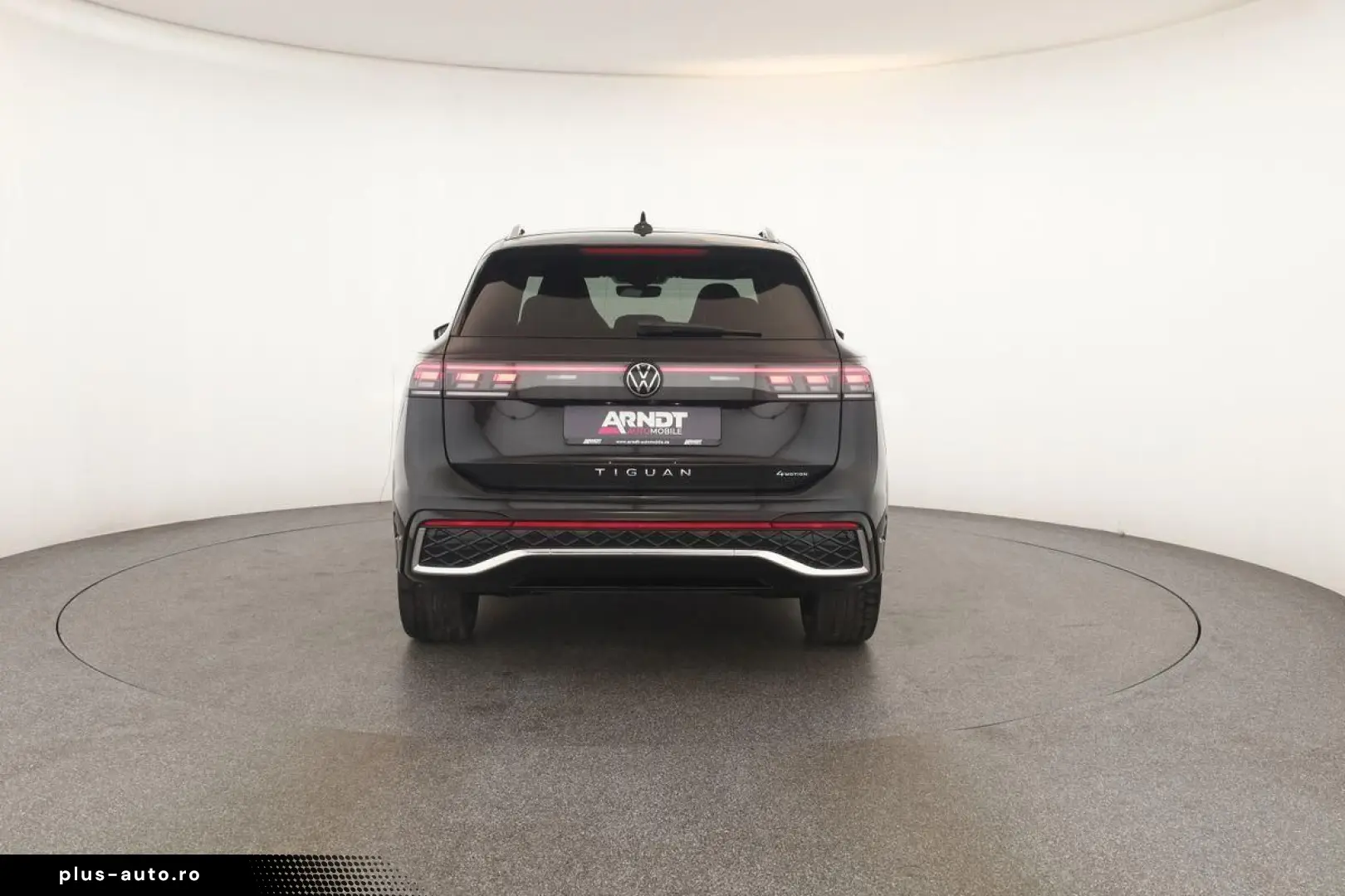 VW Tiguan 2.0 TSI DSG 4M R-Line IQ Pano Nav ACC 360