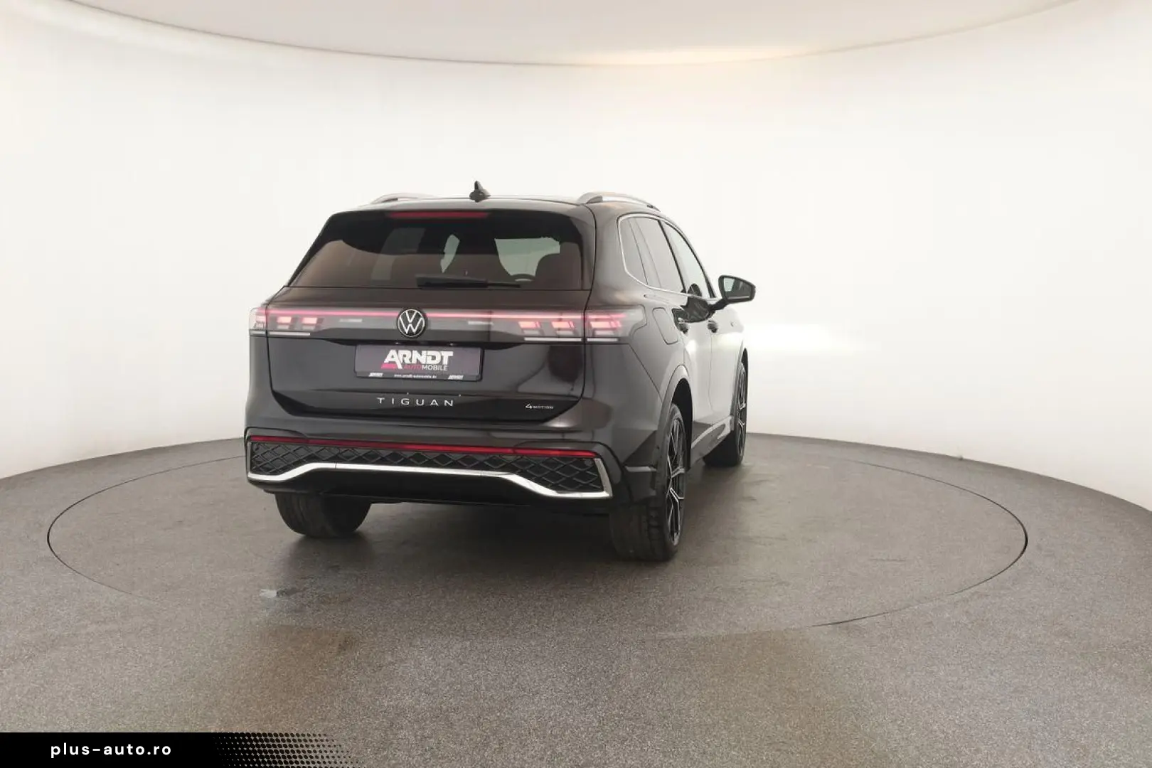 VW Tiguan 2.0 TSI DSG 4M R-Line IQ Pano Nav ACC 360