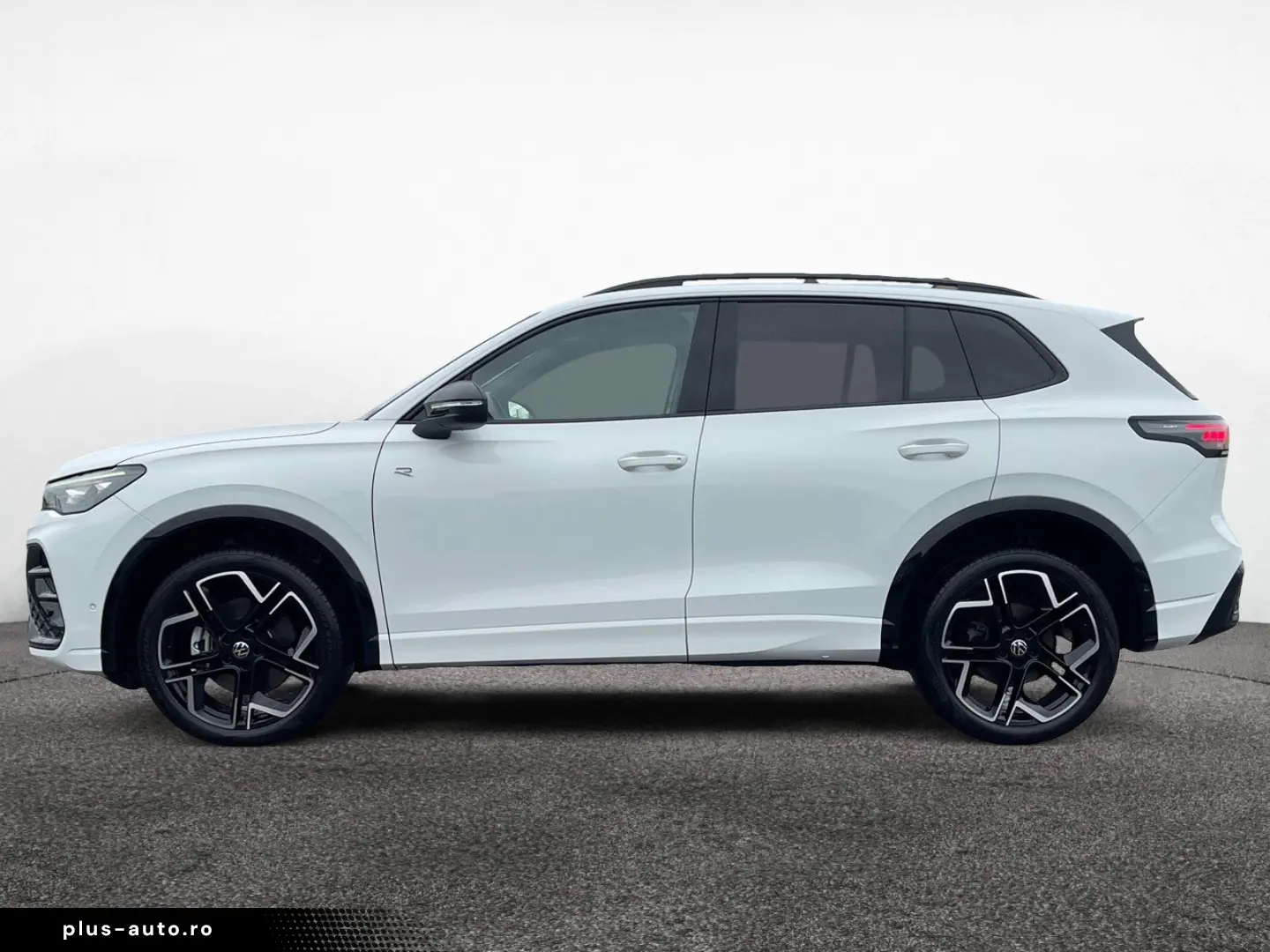 VW Tiguan R-Line 4Motion TDI DSG 20  AHK PANO BLACK