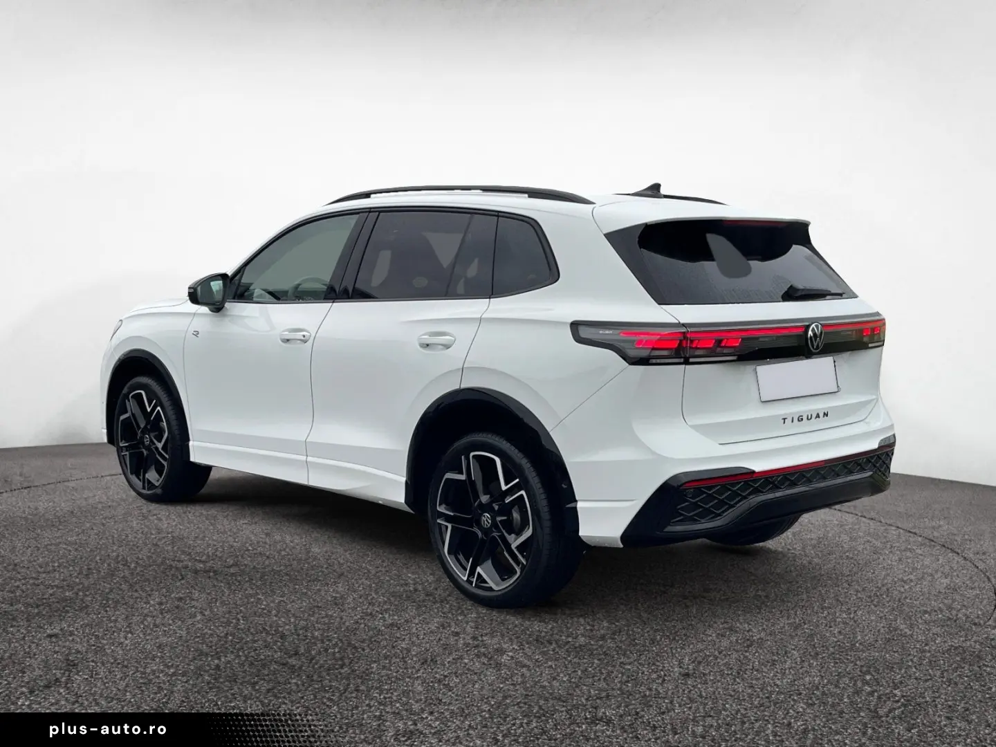 VW Tiguan R-Line 4Motion TDI DSG 20  AHK PANO BLACK