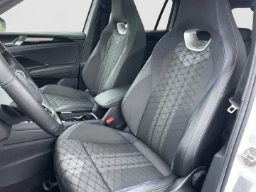 VW Tiguan R-Line 4Motion TDI DSG 20  AHK PANO BLACK