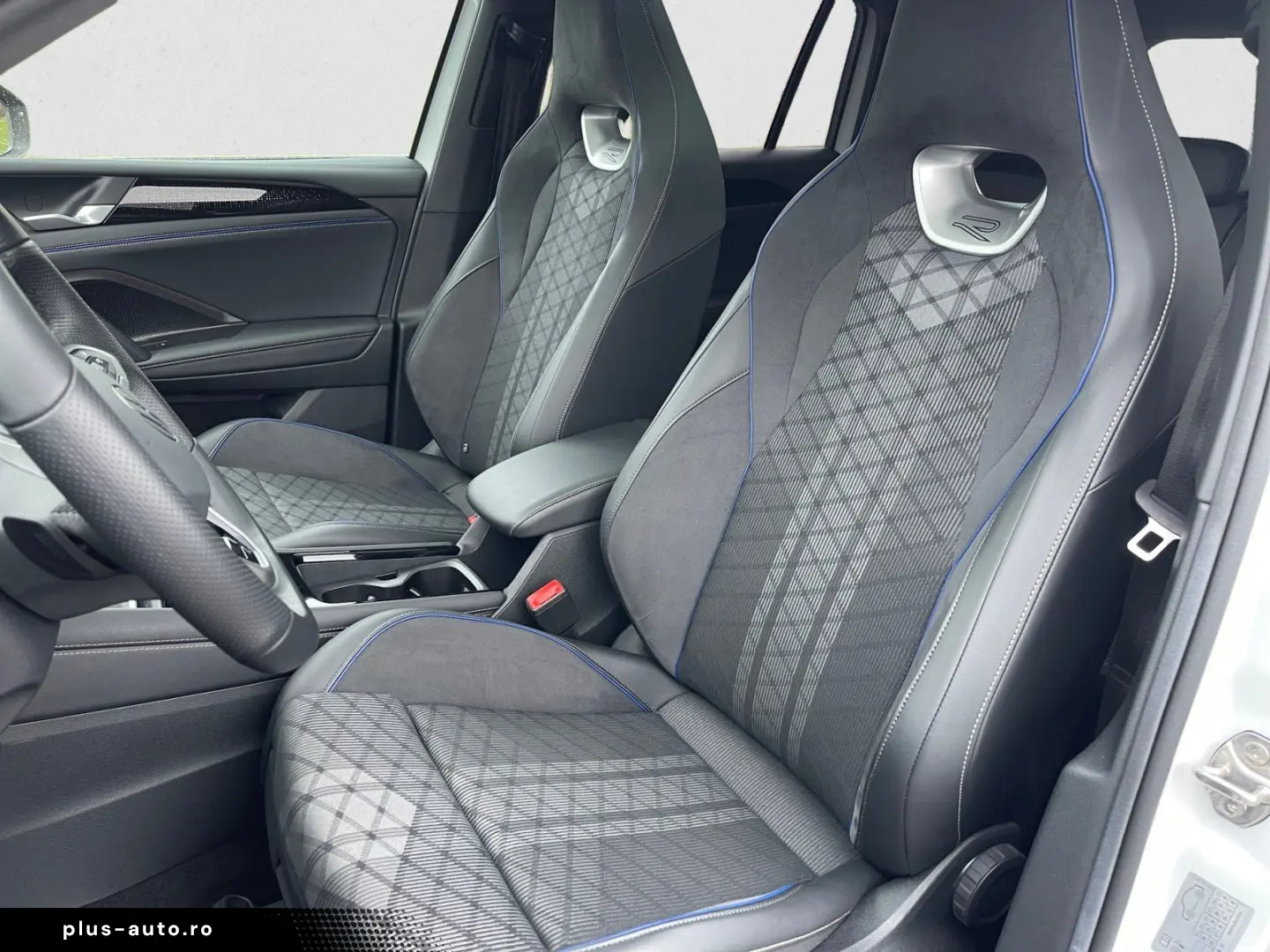 VW Tiguan R-Line 4Motion TDI DSG 20  AHK PANO BLACK