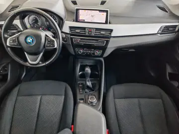 BMW X1 xD25e KAMERA AHK LED