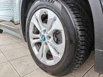 BMW X1 xD25e KAMERA AHK LED