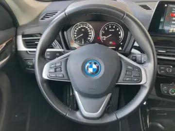 BMW X1 xD 25e SportLine Navi  HUD ACC LED Kamera