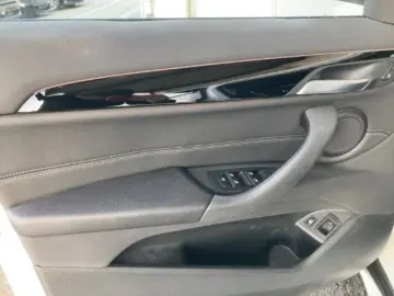 BMW X1 xD 25e SportLine Navi  HUD ACC LED Kamera