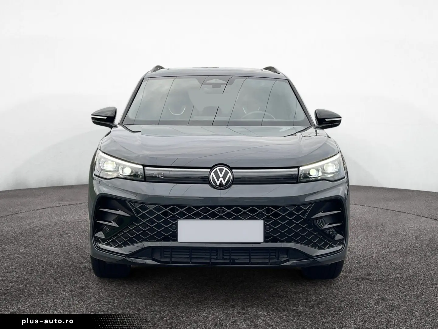 VW Tiguan R-Line 4Motion TDI DSG 20  AHK PANO BLACK