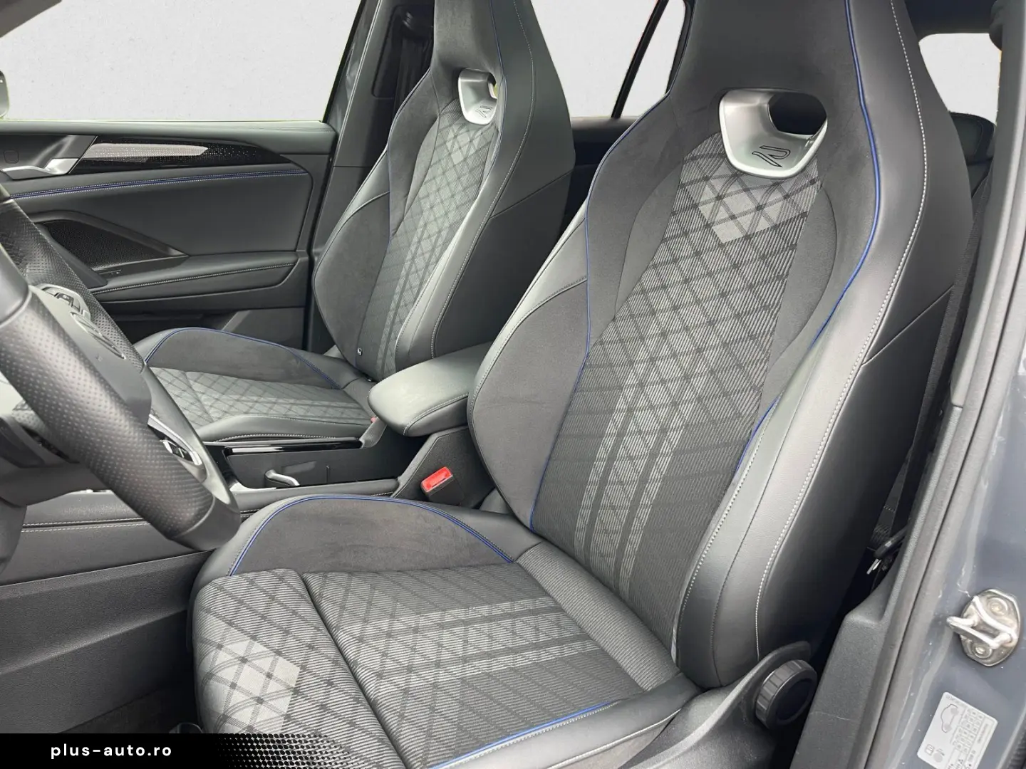 VW Tiguan R-Line 4Motion TDI DSG 20  AHK PANO BLACK