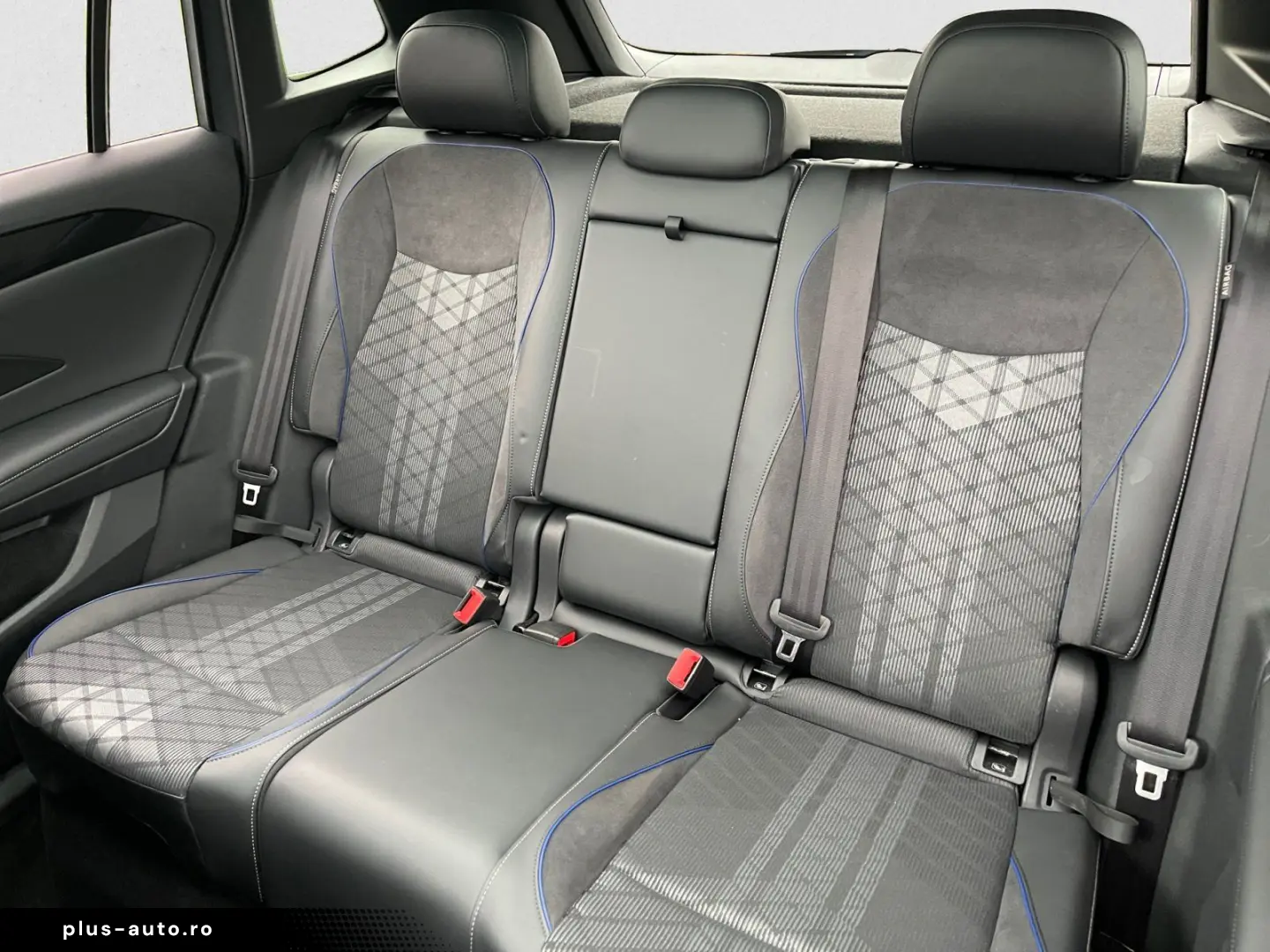 VW Tiguan R-Line 4Motion TDI DSG 20  AHK PANO BLACK