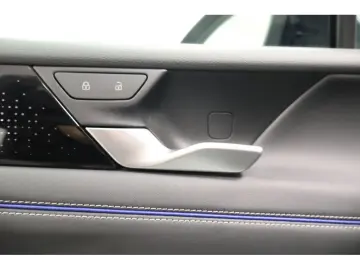 VW Tiguan 2.0 TDI 4M R-Line  Black Style  DSG Navi