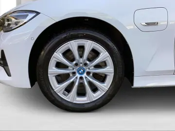 BMW 320e Touring Aut. Advantage