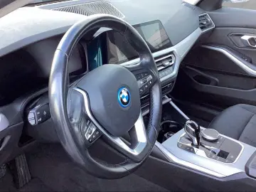 BMW 320e Touring Aut. Advantage