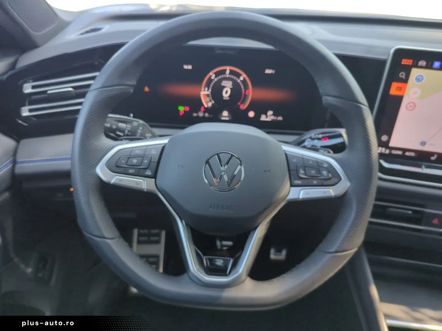 VW Tiguan R-Line 2.0 TDI DSG 4M Navi Pano ACC AHK