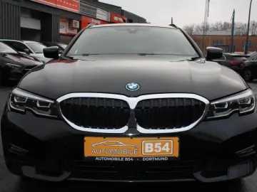 BMW 3 Touring 330 e Sport Line M P NAVI KAM 1 HAND