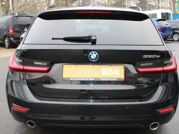 BMW 3 Touring 330 e Sport Line M P NAVI KAM 1 HAND